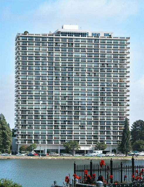 1200 Lakeshore