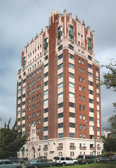 Bellevue-Staten Apartments